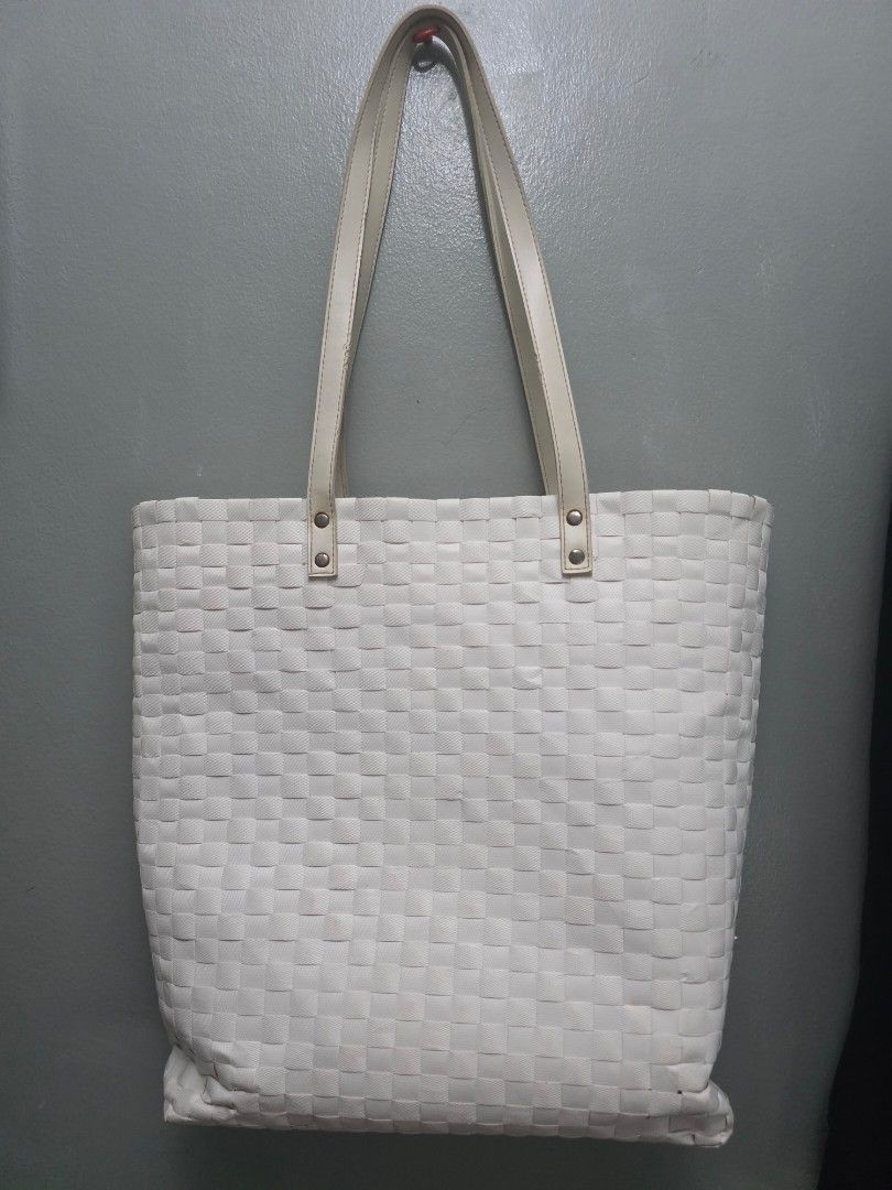 White Woven Tote Bag (Category: Tote Bags) located in Cabuyao City. Submitted by ciengbrightlikeadiamond (Listing ID 1459221714, Image 1). Description: - White woven tote bag - Still functional and stylish for everyday use - Plenty of interior space.