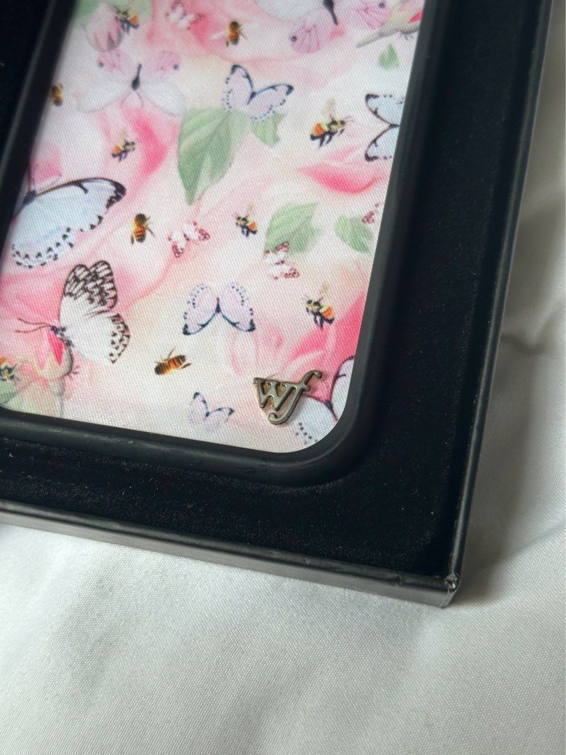 Wildflower phone case for iphone 14 pro (Category: Cases & Sleeves) located in Manila. Submitted by brownbutterlatte (Listing ID 1459125065, Image 3). Description: super cute case!! what you see is what you get with box! no stickers included..