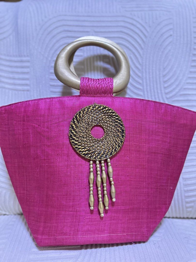 Woven Rattan Handle Boho Tote (Category: Tote Bags) located in San Fernando. Submitted by prelovednook2026 (Listing ID 1459229271, Image 1). Description: .