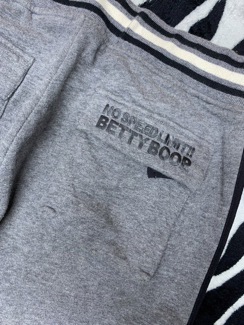 Y2K BETTYPOP SWEATPANTS (Category: Other Bottoms) located in Cagayan de Oro. Submitted by yooow.c (Listing ID 1459188998, Image 3). Description: size 30-36 ( stretchable ) - excellent condition - flawless - need wash lang - hard .