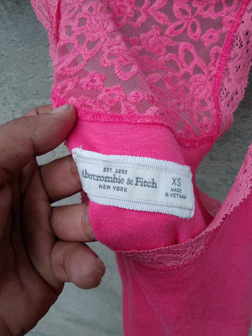 Y2K Cami Abercrombie Size XS (Category: Others Tops) located in Manila. Submitted by trifted.lootsph (Listing ID 1459167194, Image 3). Description: xs on tag excellent condition cut wash tag.
