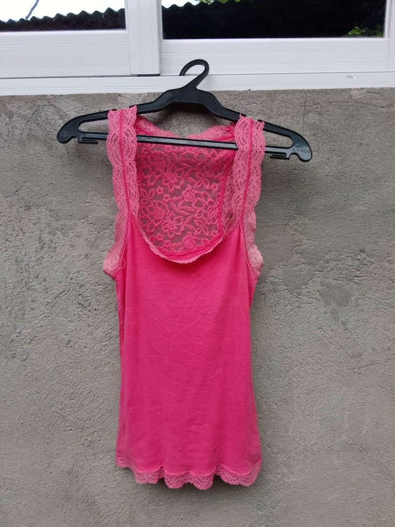 Y2K Cami Abercrombie Size XS (Category: Others Tops) located in Manila. Submitted by trifted.lootsph (Listing ID 1459167194, Image 1). Description: xs on tag excellent condition cut wash tag.