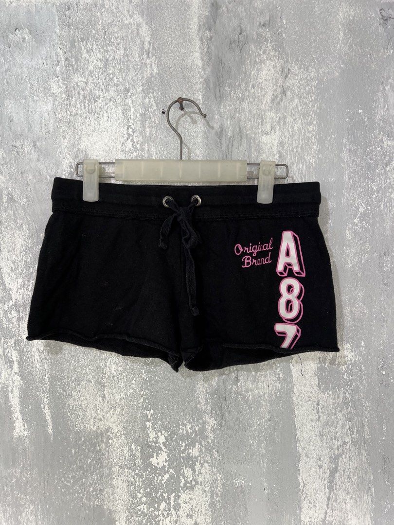 Y2k womens bundle shirts / short (Category: Shirts) located in Las Pinas. Submitted by jpicked (Listing ID 1459257425, Image 3). Description: .