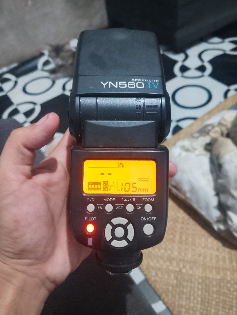 Yongnuo Speedlite YN560 IV Camera Flash (Category: Cameras) located in Caloocan City. Submitted by baboon013 (Listing ID 1459149577, Image 2). Description: - Yongnuo Speedlite YN560 IV - Tested and confirmed working - Includes pilot light function - Clear zoom function display - Ideal for various photography needs.