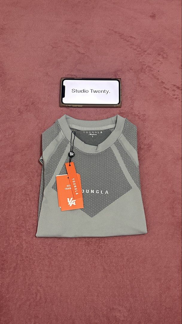 YoungLa Apex Compression (Category: Activewear) located in Pasay City. Submitted by studio_twentyph (Listing ID 1459109775, Image 3). Description: YoungLa Apex Compression Shirt Size Small Grey Colorway Onhand and ready to ship.