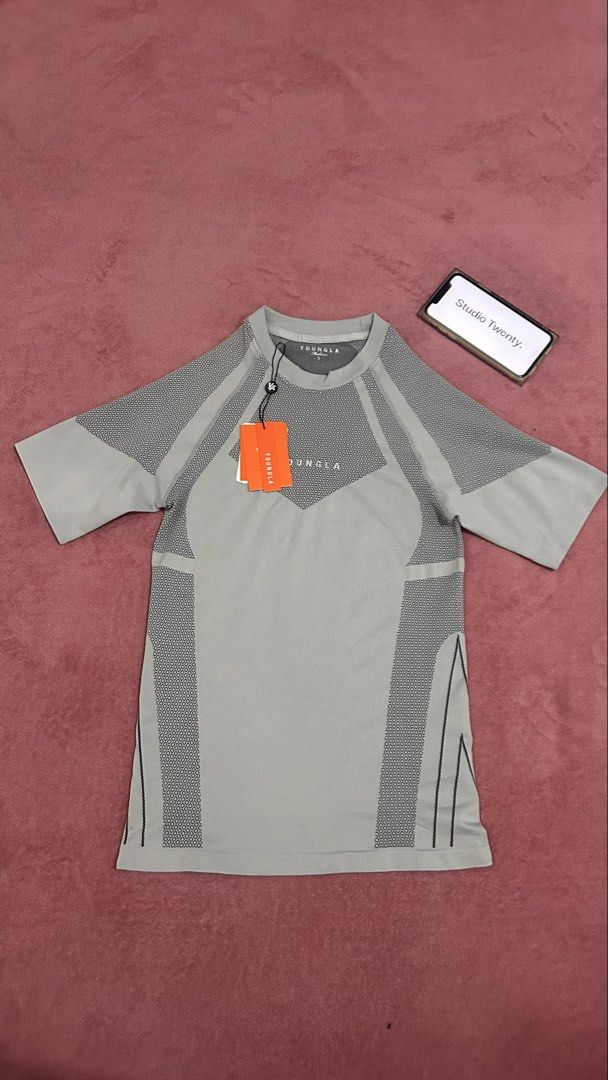 YoungLa Apex Compression (Category: Activewear) located in Pasay City. Submitted by studio_twentyph (Listing ID 1459109775, Image 1). Description: YoungLa Apex Compression Shirt Size Small Grey Colorway Onhand and ready to ship.