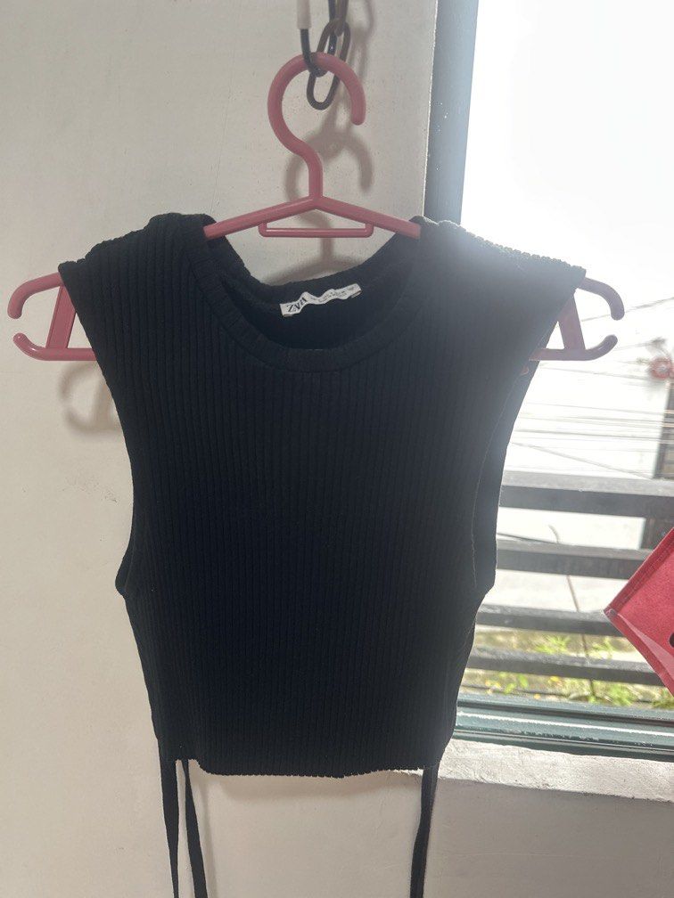 ZARA blackless self tie top (Category: Blouses) located in Bacoor. Submitted by angoisee (Listing ID 1459109881, Image 1). Description: dm for more info negotiable declutter.