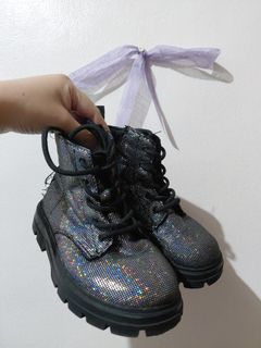 (Category: ) located in . Submitted by wornwardrobe (Listing ID 1459175354, Image 1). Description: .