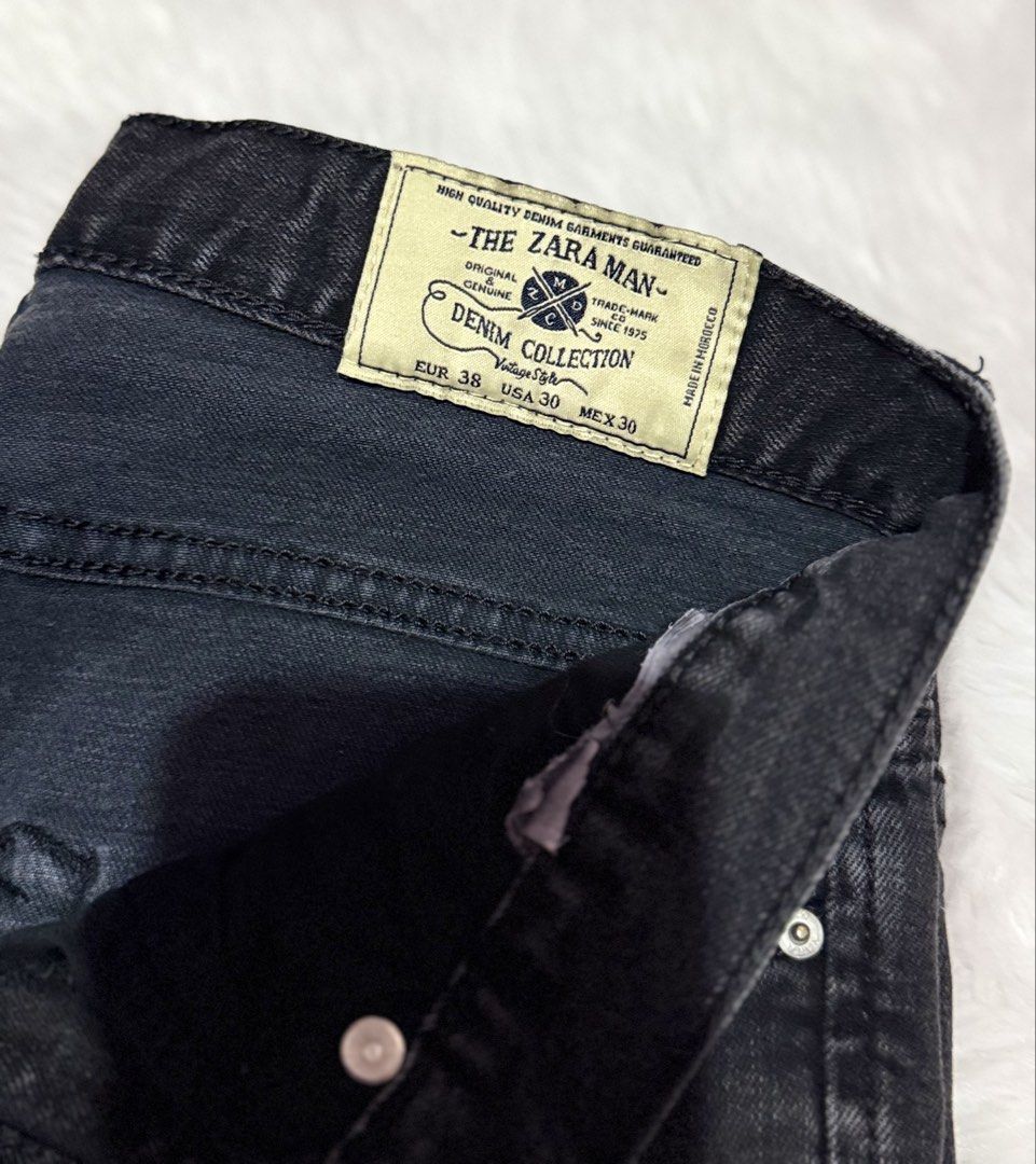 Zara Man Denim Jeans (Category: Jeans) located in Aglipay. Submitted by nnayam23_05 (Listing ID 1459210470, Image 2). Description: Size 30 cm, denim, black jeans.