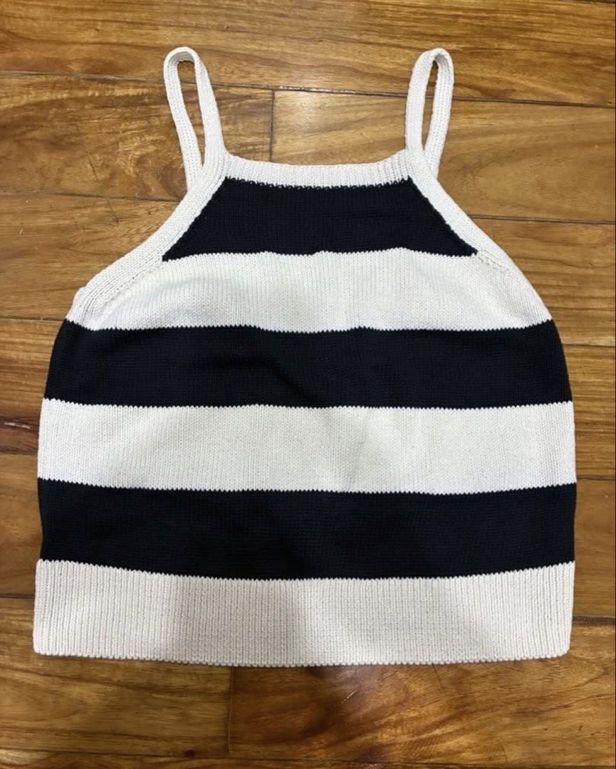 ZARA Striped Knit Tank Top (Category: Sleeveless) located in Quezon City. Submitted by anolymous (Listing ID 1459130755, Image 2). Description: Details: navy and cream striped design, lightweight knit fabric Feel free to message me for more photos or details :).
