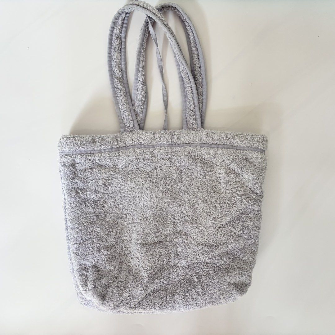 zara towel bag (Category: Beach Bags) located in Binan City. Submitted by byhiraeth (Listing ID 1459231771, Image 1). Description: .