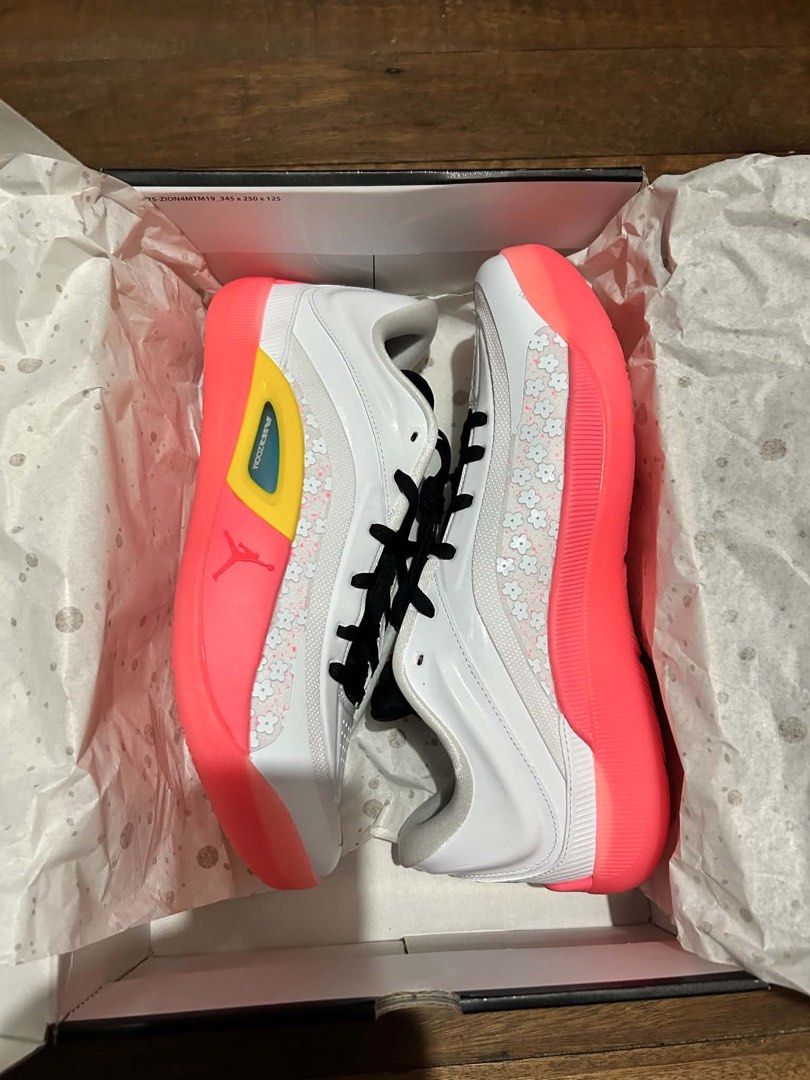 Zion 4 (Category: Sneakers) located in Subic. Submitted by solegoodman22 (Listing ID 1459239199, Image 3). Description: Sz 11 BNEW 3490 ORIGINAL.