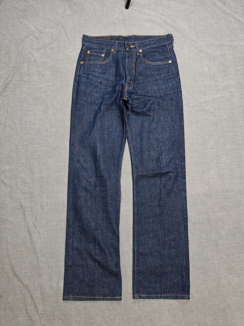 00s levis 524 (Category: Jeans) located in Baguio. Submitted by used_clothing2600 (Listing ID 1463038243, Image 2). Description: 00s levis 524 jeans verygood condition size 30 measurements waist 15.5 inches front rise 11.5 thigh 11 knee 9 inseam 32 outseam 43 leg opening 8.5 P 880.