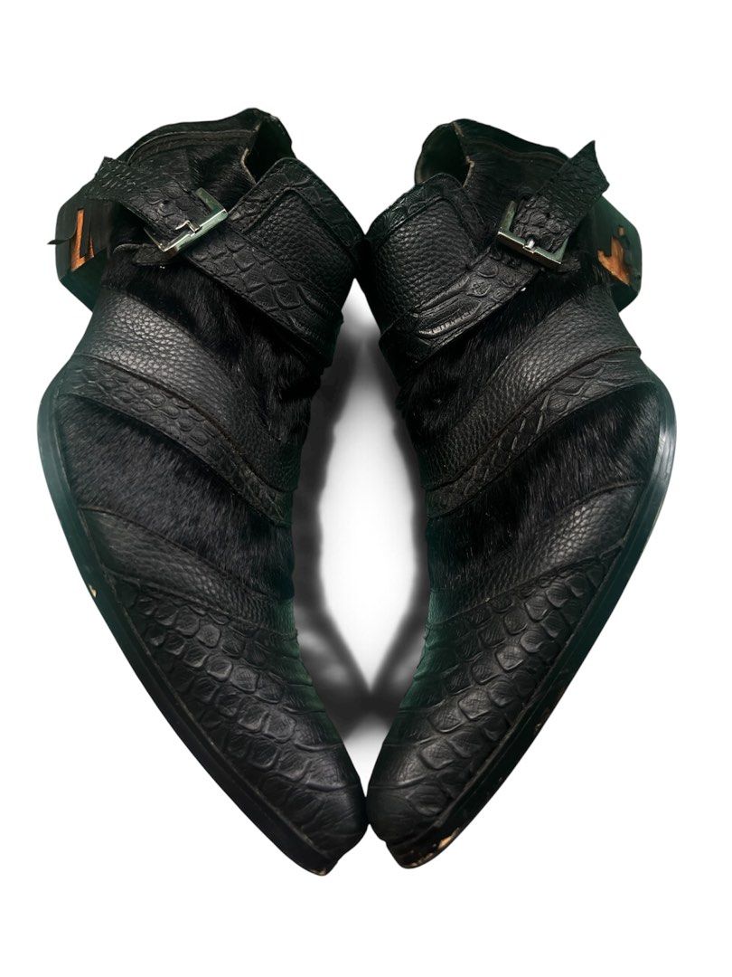 00s Tornado Mart - Crocskin Goatskin. (Category: Boots) located in Lucena. Submitted by netnyahyo (Listing ID 1462964966, Image 2). Description: size 43 size L on tag issue check 5th and 6th pic need reglue outsole, expired insole..