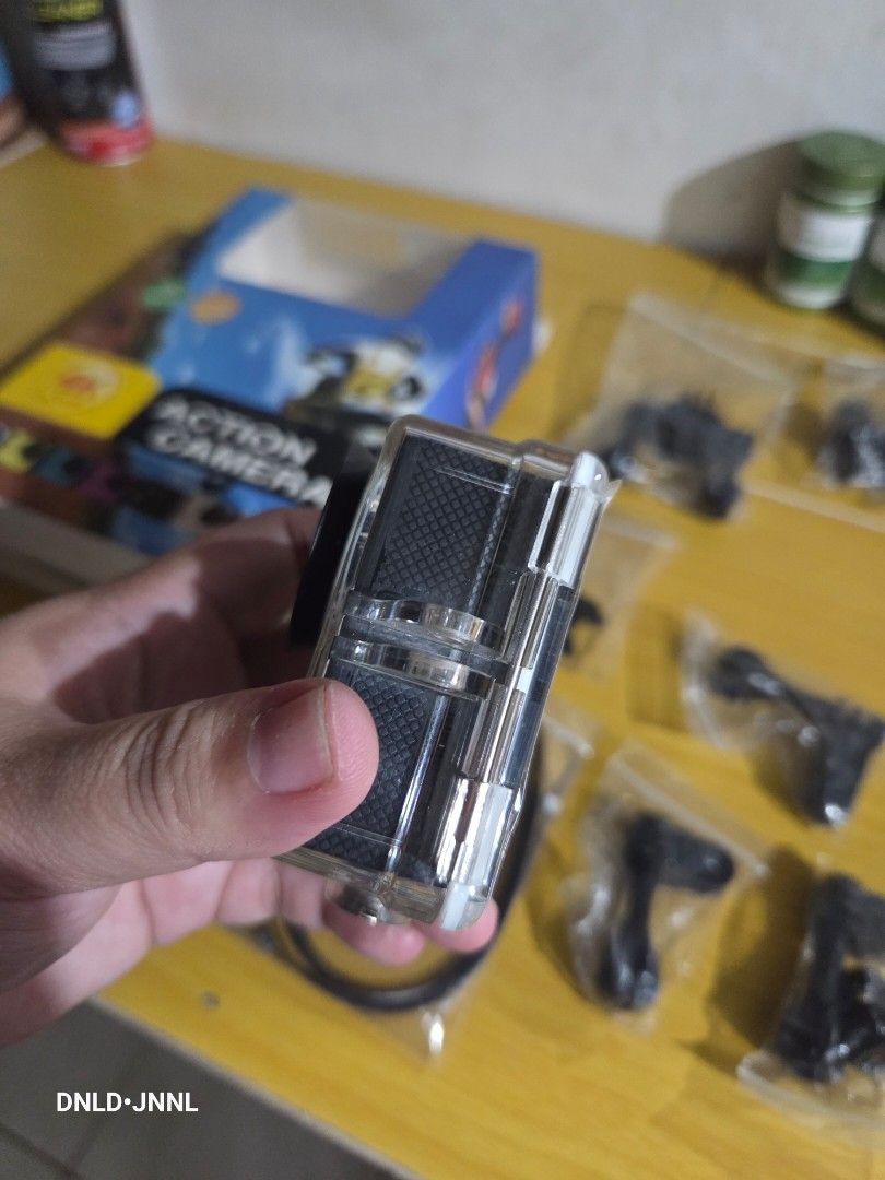 1080p Action Camera (Category: Cameras) located in Quezon City. Submitted by mngkybb (Listing ID 1462943948, Image 2). Description: FOR SALE✨ UNBRANDED 1080P ACTION CAMERA Price: 500 Issues: For Battery Replacement and yung screen nya ay may mga parang marks, pero di nakaka-affect ng quality ng video and picture. Wala na din yung charging cable. Goods sya if need mo camera for helmet mounting or if gusto mo mag start ng vlogging Comes with access