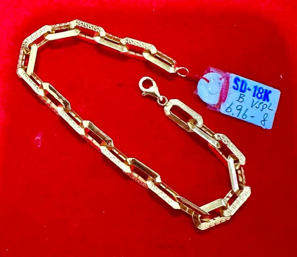 18k Saudi gold link bracelet (Category: Bracelets) located in Manila. Submitted by bhelgoldseller2ndaccount (Listing ID 1463056491, Image 1). Description: New!!✨New!!✨New!! Authentic 18k Saudi Golds 💯pawnable/naisasanla 💯with high appraisal rate 💯good investment 💯Direct supplier price 👉OPEN for resellers 🌺please take time to evaluate their actual sizes and grams 👉Best panggift for all occasions ✅ Sold per grams not per piece Kya lowest pri