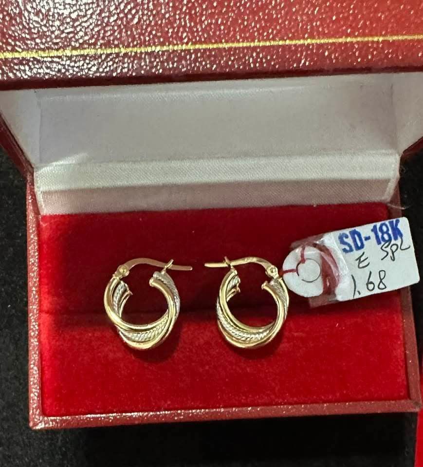 18k Saudi gold loop Earrings (Category: Earrings) located in Manila. Submitted by bhelgoldseller2ndaccount (Listing ID 1463057050, Image 1). Description: New!!✨New!!✨New!! Authentic 18k Saudi Golds 💯pawnable/naisasanla 💯with high appraisal rate 💯good investment 💯Direct supplier price 👉OPEN for resellers 🌺please take time to evaluate their actual sizes and grams 👉Best panggift for all occasions ✅ Sold per grams not per piece Kya lowest pric
