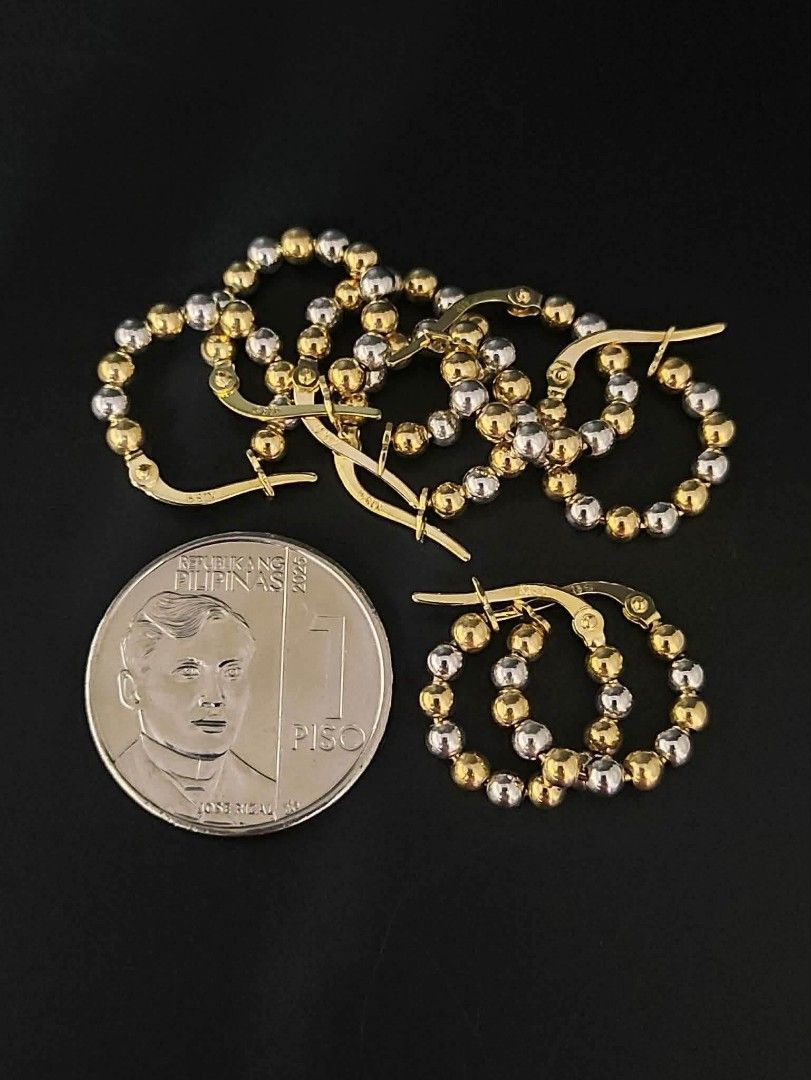 18k Saudi gold tricolor bubble loop Earrings (Category: Earrings) located in Manila. Submitted by bhelgoldseller2ndaccount (Listing ID 1462933122, Image 1). Description: New!!✨New!!✨New!! Authentic 18k Saudi Golds 💯pawnable/naisasanla 💯with high appraisal rate 💯good investment 💯Direct supplier price 👉OPEN for resellers 🌺please take time to evaluate their actual sizes and grams 👉Best panggift for all occasions ✅ Sold per grams not per piece