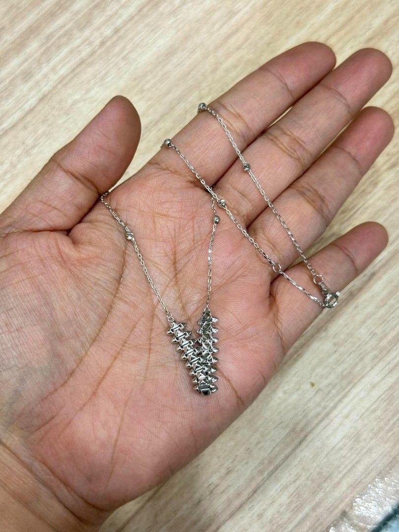 18k Saudi whitegold clash necklace (Category: Necklaces) located in Manila. Submitted by bhelgoldseller2ndaccount (Listing ID 1462936974, Image 1). Description: New!!✨New!!✨New!! Authentic 18k Saudi Golds 💯pawnable/naisasanla 💯with high appraisal rate 💯good investment 💯Direct supplier price 👉OPEN for resellers 🌺please take time to evaluate their actual sizes and grams 👉Best panggift for all occasions ✅ Sold per grams not per piece Kya lowe