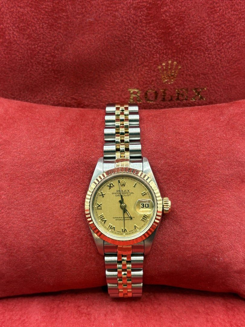 1994 Rolex Datejust 26mm (Category: Men's Watches) located in Pasig City. Submitted by nicoestradaa (Listing ID 1462983016, Image 1). Description: Rolex Datejust Champagne Roman dial 18k Yellow gold bracelet and bezel 26mm 69173 1994 year model S723932 9.5/10 condition Comes with box, manuals, tags and links Open for authentication 290k.