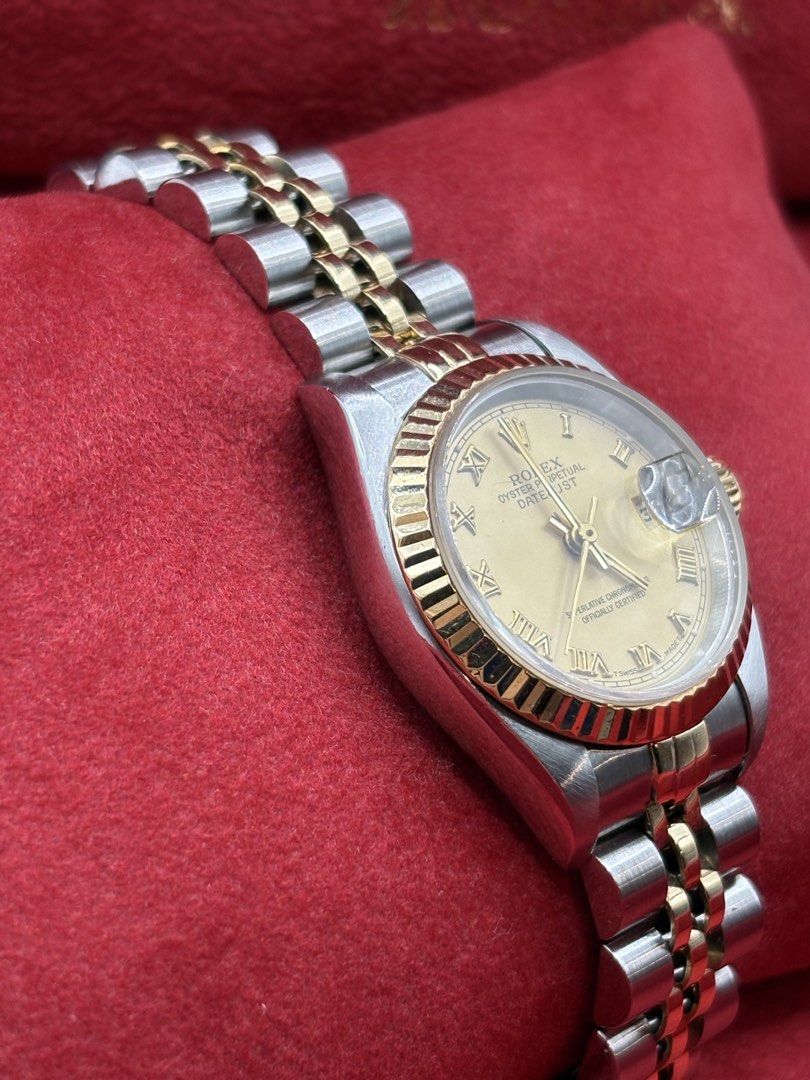 1994 Rolex Datejust 26mm (Category: Men's Watches) located in Pasig City. Submitted by nicoestradaa (Listing ID 1462983016, Image 2). Description: Rolex Datejust Champagne Roman dial 18k Yellow gold bracelet and bezel 26mm 69173 1994 year model S723932 9.5/10 condition Comes with box, manuals, tags and links Open for authentication 290k.