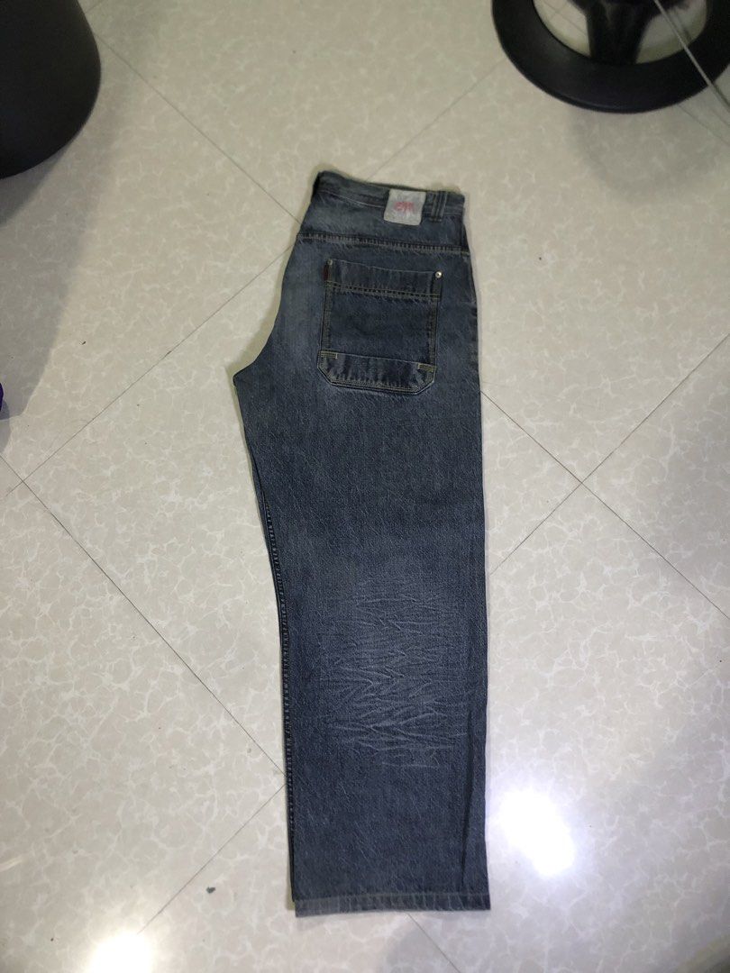 24k Baggy pants (Category: Jeans) located in Samal. Submitted by rj_thrift (Listing ID 1463019789, Image 2). Description: size 36-38x42 issue: minimal hole crispy condition excellent condi too.