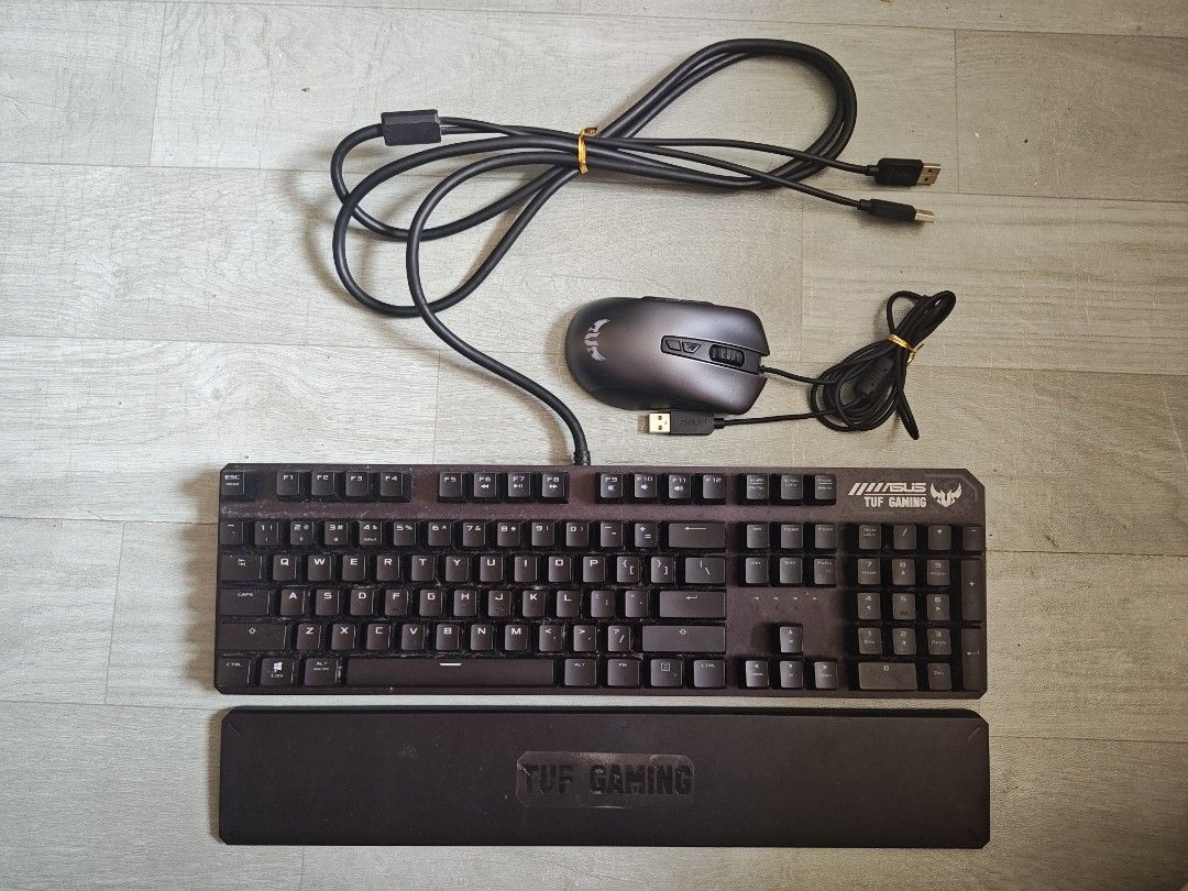 2 手 second hand。ASUS TUF Gaming。M3 電競滑鼠。K3 鍵盤， 缺一隻腳。mouse. Keyboard。手墊。已放置一段時間，難免有塵。不議價。不交換。不散賣。一套3件一次過賣。 （分類：電腦滑鼠及相關產品）位於 Hong Kong。 由 hikaay 提交（商品編號 1462908918，圖片 1）。簡介： SF 到付。Alipay HK / PayMe 入數。 請 2 日內入數及提供証明，否則當無入。收款後 7 日內安排收件 / 寄出。