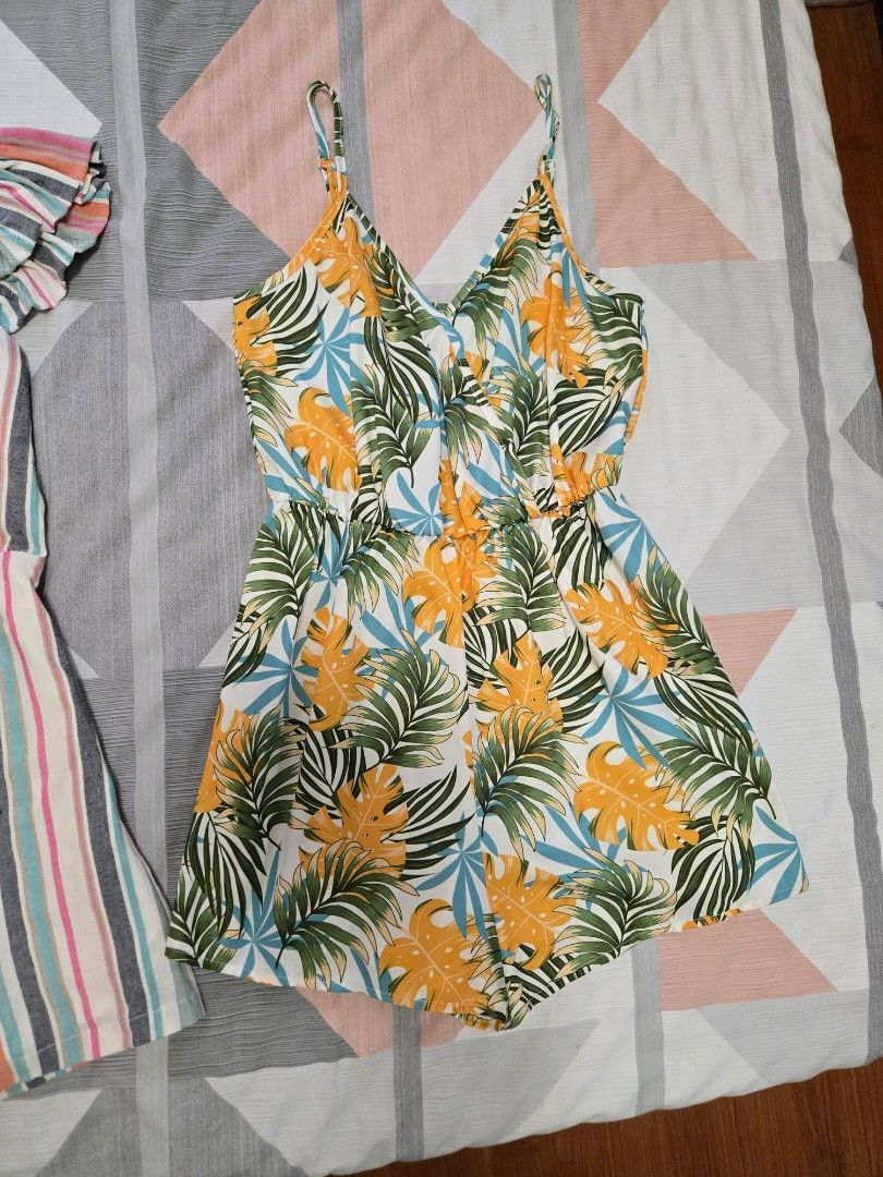 2pc romper set XS (Category: Rompers) located in Manila. Submitted by chocomoose (Listing ID 1462916613, Image 2). Description: once lang nagamit size XS.