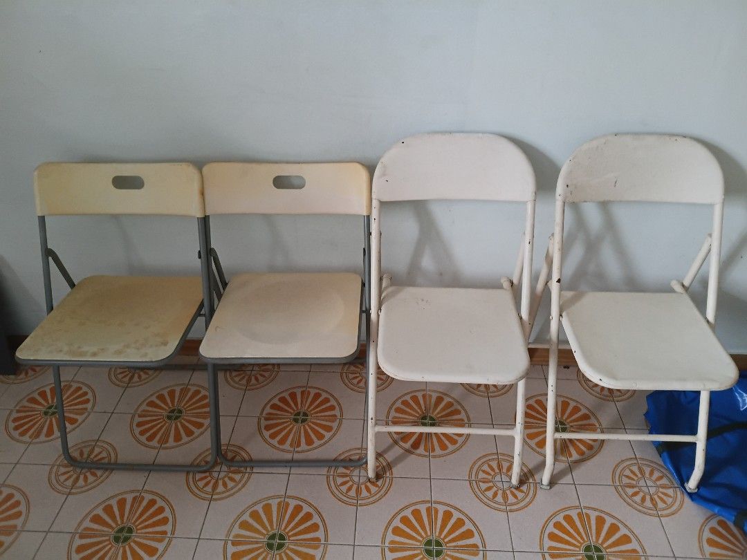 4 stackable chairs (Category: Chairs) located in Singapore. Submitted by ooptimizer2 (Listing ID 1463026550, Image 1). Description: Take all 4 chairs for $8, so average price for each chair is $2. Collect from my block in ang mo kio. I also have another set of these chairs in colours at $4 each . Pl see my other listing if u want coloured chairs. Collect from my block in ang mo kio..