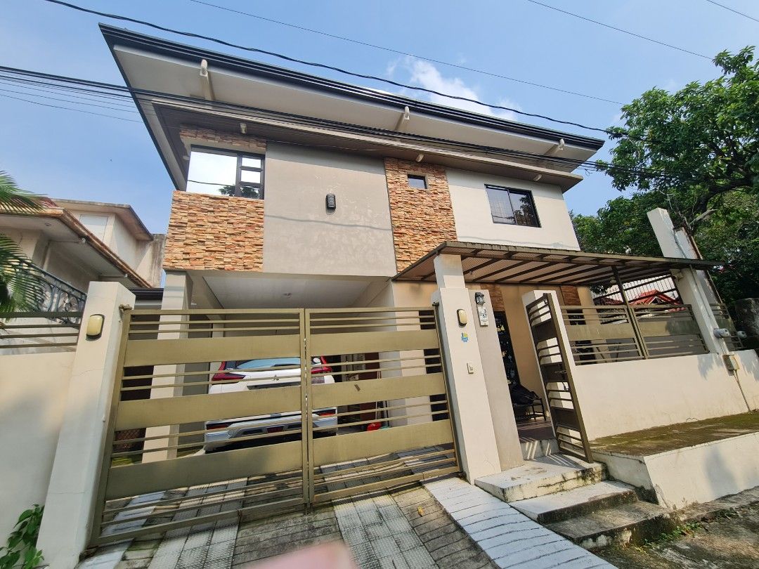 4BR HOUSE FOR SALE (Category: House & Lot) located in Cavite. Submitted by greysieg (Listing ID 1462924563, Image 1). Description: 4BR HOUSE FOR SALE | SALAWAG, DASMARIÑAS 💰 ₱8,000,000 – Negotiable 🏡 Approx. 150 sqm Floor Area | 119 sqm Lot A spacious family home conveniently located near schools, market, church, MCX and Vermosa. PROPERTY DETAILS • 119 sqm Lot Area • Approx. 150 sqm Floor Area • 4 Bedrooms 1 bedroom downstairs 3 bedrooms upstai