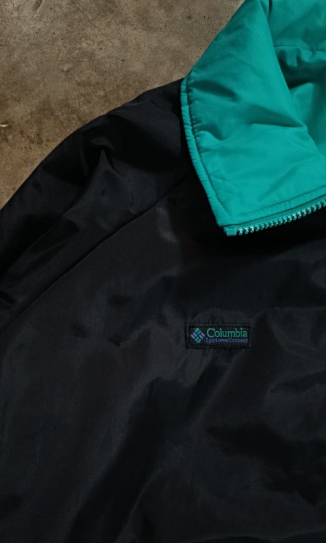 90's COLUMBIA REVERSABLE BOMBER JACKET (Category: Coats, Jackets and Outerwear) located in Las Pinas. Submitted by goonz1747 (Listing ID 1462981386, Image 3). Description: 90's COLUMBIA BOMBER JACKET TEAL/BLACK SIZE LARGE WIDTH 25 LENGTH 27 SLEEVE LENGTH 32 DEAD STOCK CONDI ✔️ AS NEW ✔️ PADED NYLON ✔️ REVERSABLE ✔️ (SWAK SYA PANG CLIMA NG PINAS D GAANUNG KAKAPAL) P3580 Only.
