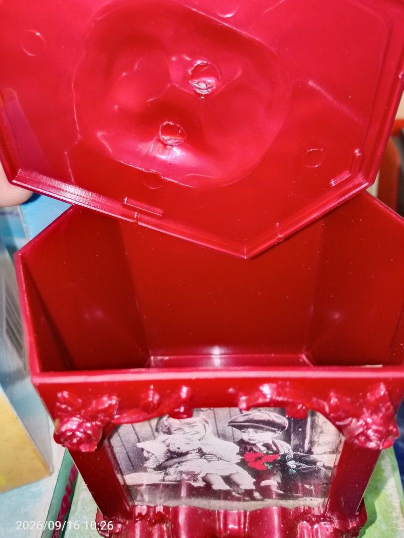 90s Organizer Box with photo frame (Category: Storage Boxes & Baskets) located in Davao. Submitted by banana.pancake (Listing ID 1462925115, Image 3). Description: 70 each only, can do 60 if marami po kukunin. Old stock but still Brand new and with original Box.