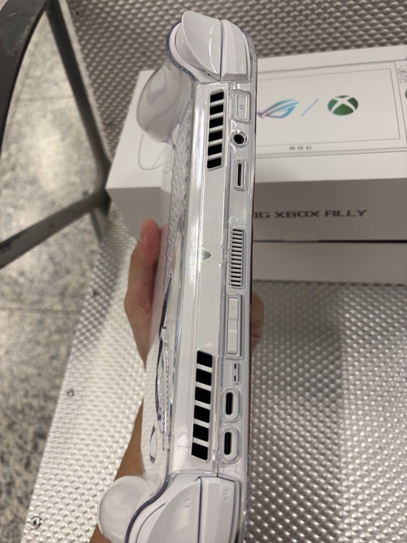 ⭐️歡迎換機 超新淨 港版 豐澤單 2026年6月機 Rog xbox ally （分類：其他）位於 Hong Kong。 由 gamexgame 提交（商品編號 1463027372，圖片 3）。簡介： ⭐️過千5星好評 信心保證 機同全新一樣 保到2028年6月 。