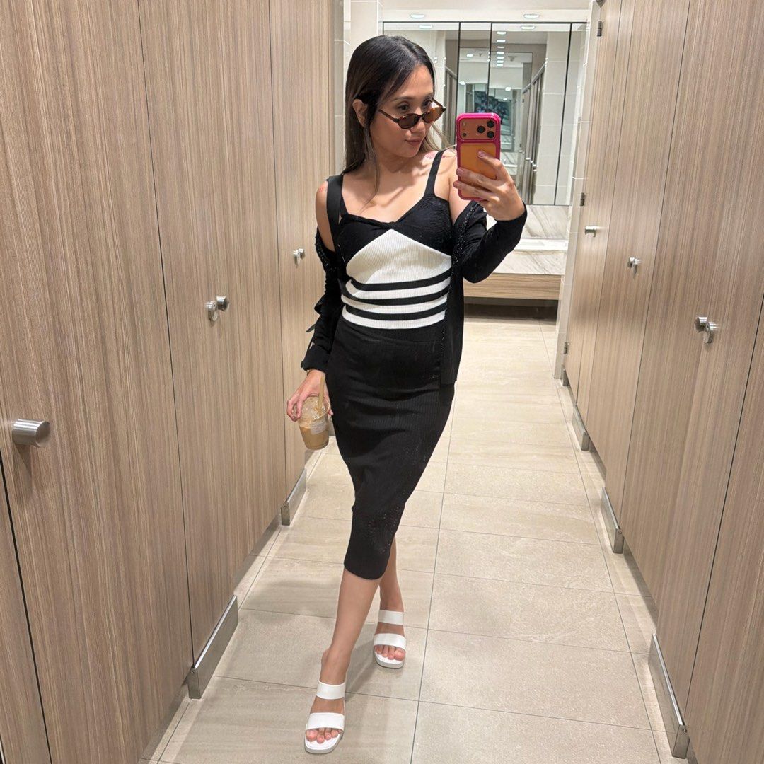 🖤 Black & White Ribbed Cami Crop Top (Category: Others Tops) located in Angeles City. Submitted by jolietoujoursfashionshop (Listing ID 1462919339, Image 3). Description: 📍 from Japan 📍 VGUC.