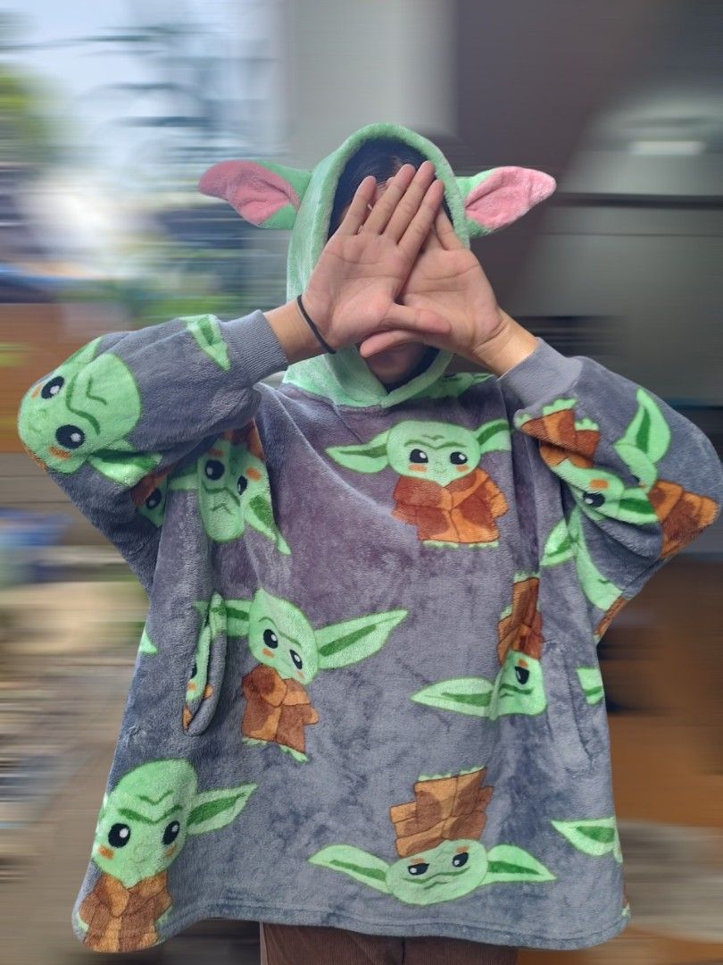 🌐 STARWARS "GROGU" hoodie (Category: Hoodies) located in Dasmarinas. Submitted by azap.collections.archive (Listing ID 1462941594, Image 2). Description: .
