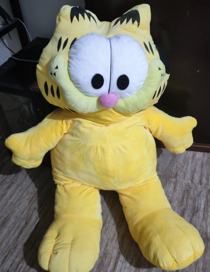 ✦ Garfield Jumbo Cat Plush Toy ✦ (Category: Plushies & Soft Toys) located in Santa Rosa. Submitted by rusalkascottage (Listing ID 1463045488, Image 3). Description: ୨୧ ───────────── ୨୧ P850 GC@@@sh P1,150 COD / PayLater ♡ 90–100 cm ♡ Bulky and fluffy!!! labhan nyo nalang ulit ♡ Missing ribbon ♡ May creases sa pattern ni Garfield, see pic ♡ WYSIWYG ♡ Onhand & ready to ship ୨୧ ───────────── ୨୧ ✦ FAQs ✧ Location: Sta. Rosa, Laguna ✧ Shipping starts 