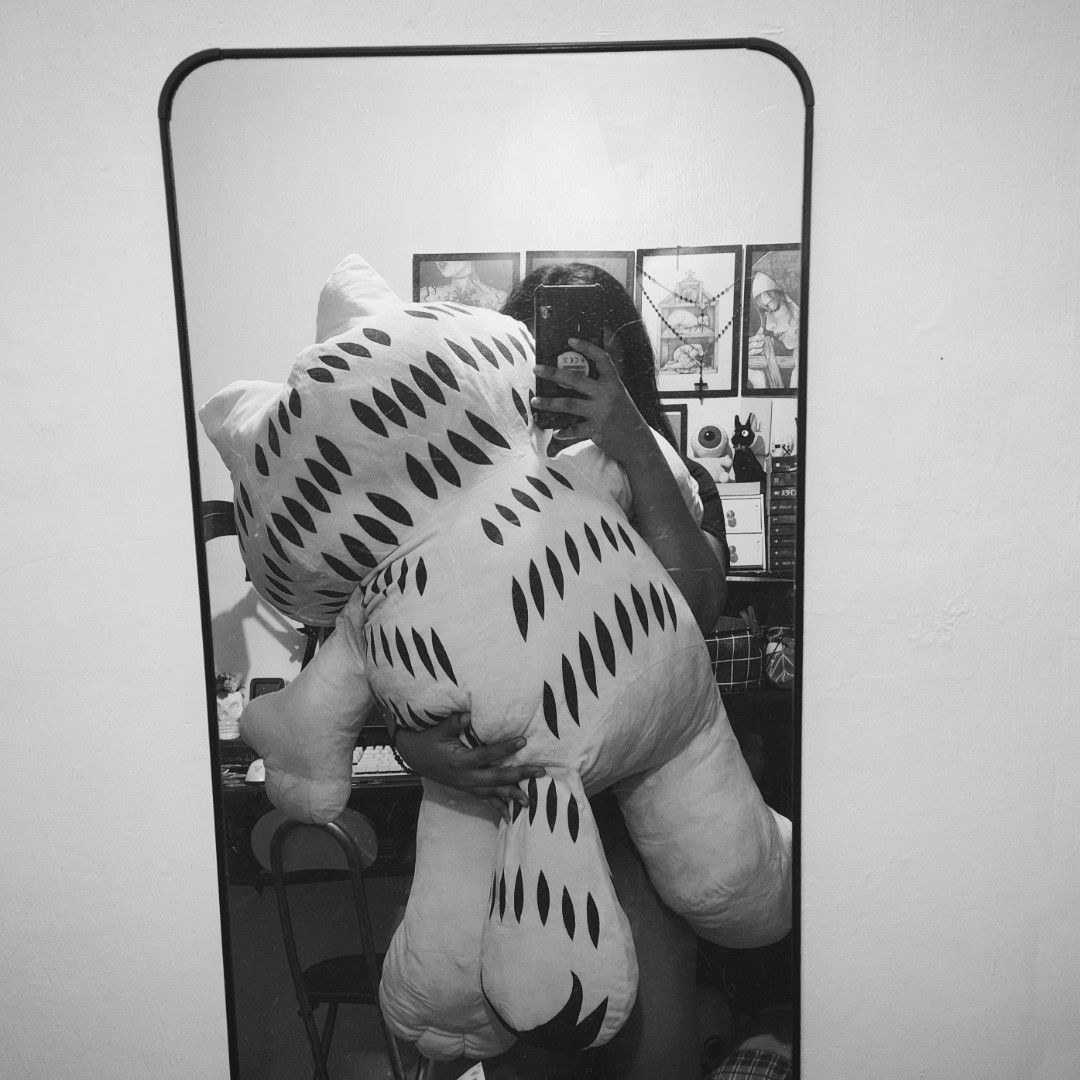 ✦ Garfield Jumbo Cat Plush Toy ✦ (Category: Plushies & Soft Toys) located in Santa Rosa. Submitted by rusalkascottage (Listing ID 1463045488, Image 2). Description: ୨୧ ───────────── ୨୧ P850 GC@@@sh P1,150 COD / PayLater ♡ 90–100 cm ♡ Bulky and fluffy!!! labhan nyo nalang ulit ♡ Missing ribbon ♡ May creases sa pattern ni Garfield, see pic ♡ WYSIWYG ♡ Onhand & ready to ship ୨୧ ───────────── ୨୧ ✦ FAQs ✧ Location: Sta. Rosa, Laguna ✧ Shipping starts 