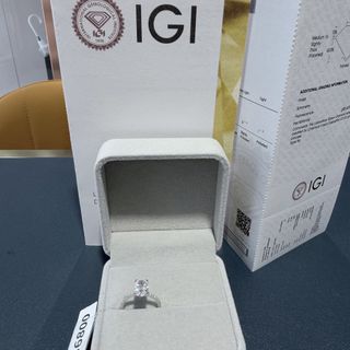 （分類：）位於 。 由 summitwatches 提交（商品編號 1462999698，圖片 1）。簡介： 。