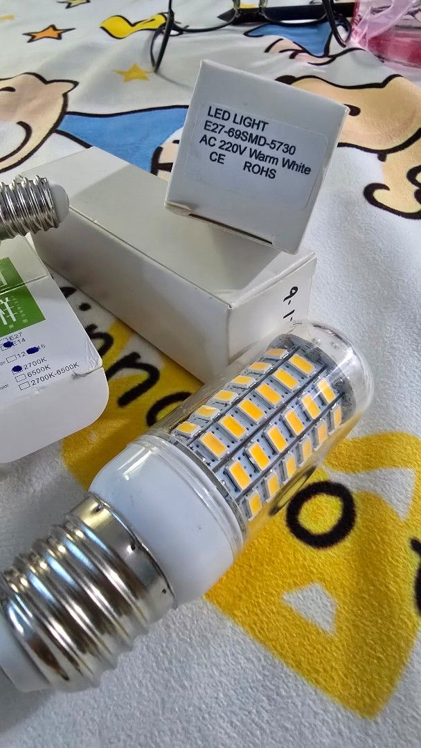 全新 LED 燈膽 E27 16W 暖白光 （分類：燈飾）位於 Hong Kong。 由 candycyi 提交（商品編號 1462976344，圖片 2）。簡介： 燈胆 10個如圖，25元順豐到付。