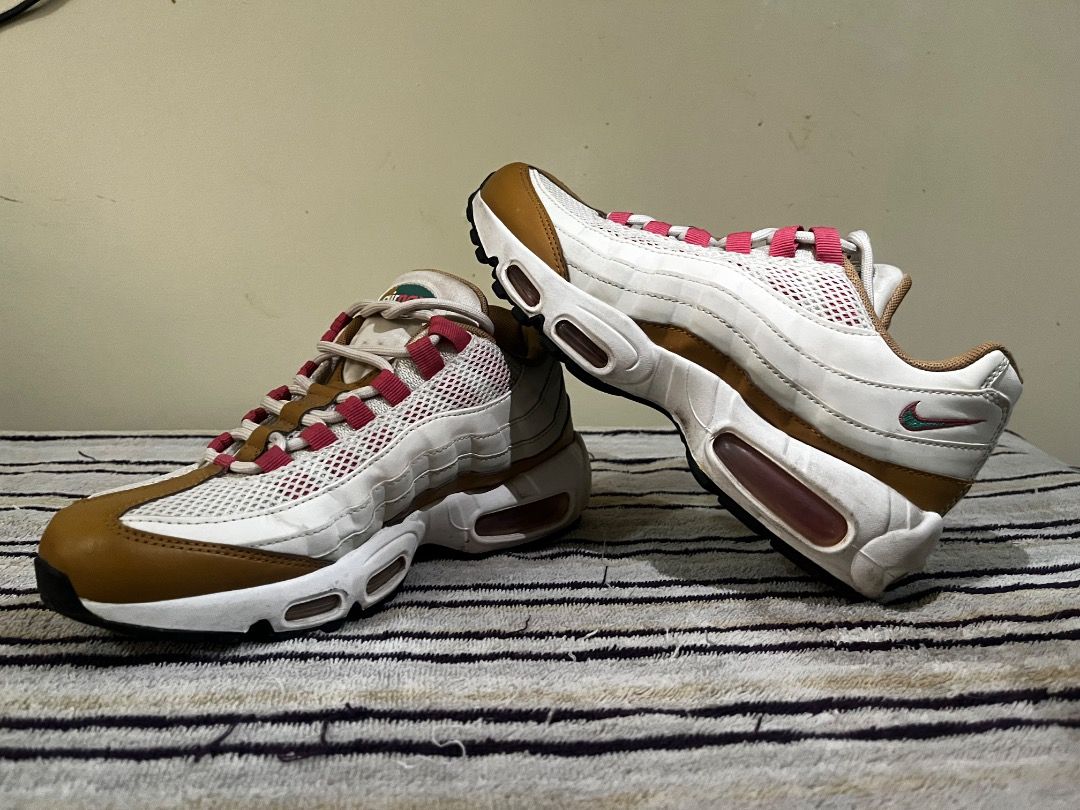 👟 NIKE AIR MAX 95 POWERWALL “BRS” — PRE-LOVED (Category: Sneakers & Footwear) located in Santa Rosa. Submitted by footstephh (Listing ID 1462901399, Image 2). Description: Style Code: DH1632-100 Size: Women’s US 8.5 Colorway: White Wheat Condition: Worn only twice Selling Price: ₱7,000 Original Retail: US$180 (approx Php 10,300) Selling because the size is too small for me. 📌 Minor issue: The tip of the shoelace was chewed by my dog. The damage