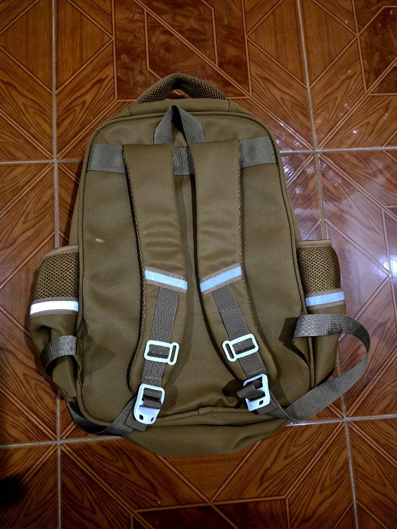 Cute Capybara Backpack for Kids – Spacious & Multi-Pocket 🐹🎒 (Category: Luxury Bags & Wallets) located in Quezon. Submitted by sabluviah_ (Listing ID 1463006973, Image 2). Description: 🐹 MR.DIY CAPYBARA BACKPACK FOR SALE 🎒 ✨ Cute capybara design 🎒 Multiple compartments and pockets 📚 Spacious and practical for school and everyday use 👧 Perfect for kids 🧼 Slightly used and still in good condition 🏷️ Brand: MR.DIY 📦 Model: Capybara Backpac