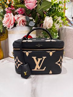 (Category: ) located in . Submitted by luxshare_preloved_ (Listing ID 1463015071, Image 1). Description: .