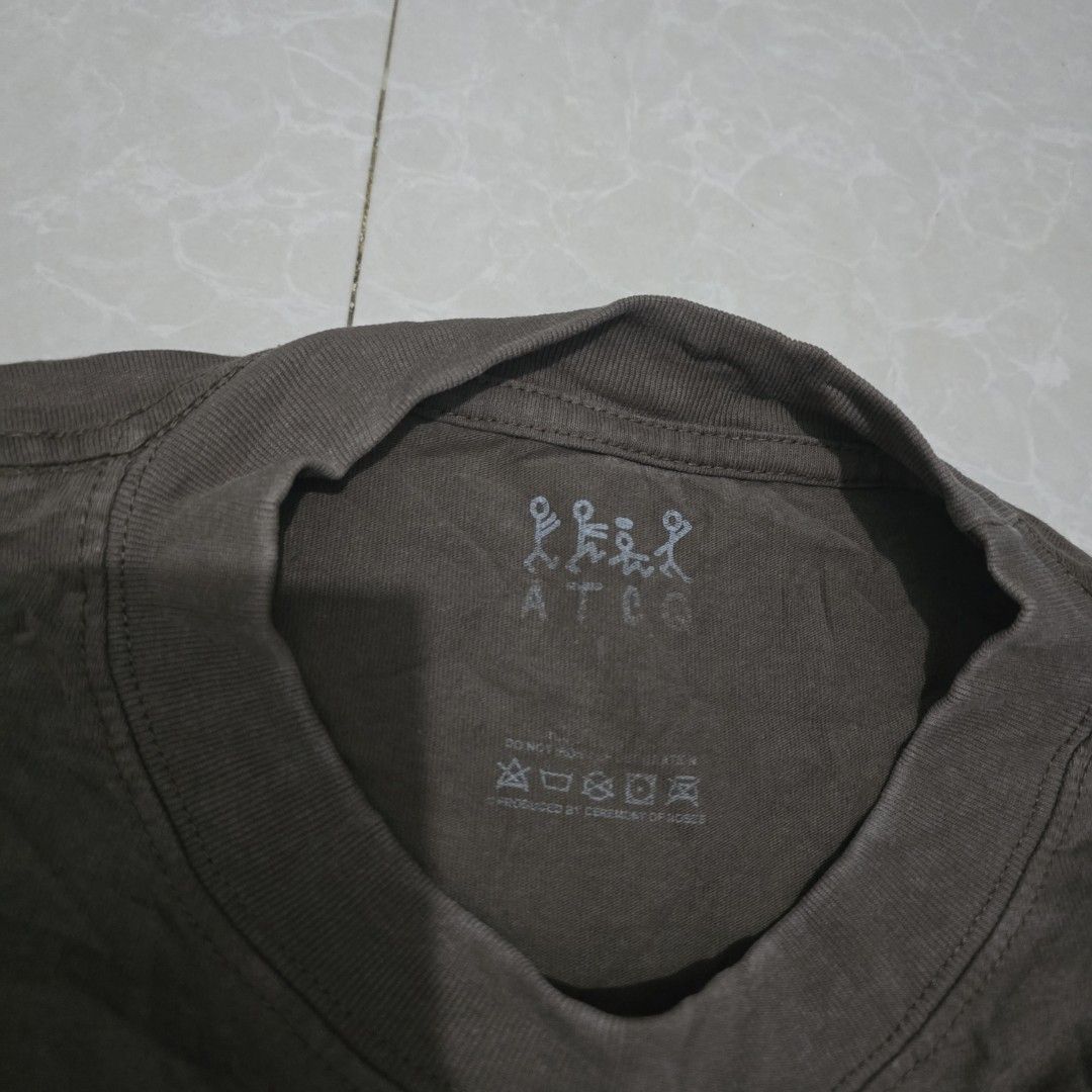 A Tribe Called Quest official merch (Category: Tshirts & Polo Shirts ) located in El Nido. Submitted by marco.tandoc (Listing ID 1463001847, Image 3). Description: color: brown size: large width: 23 length: 28 no issue.