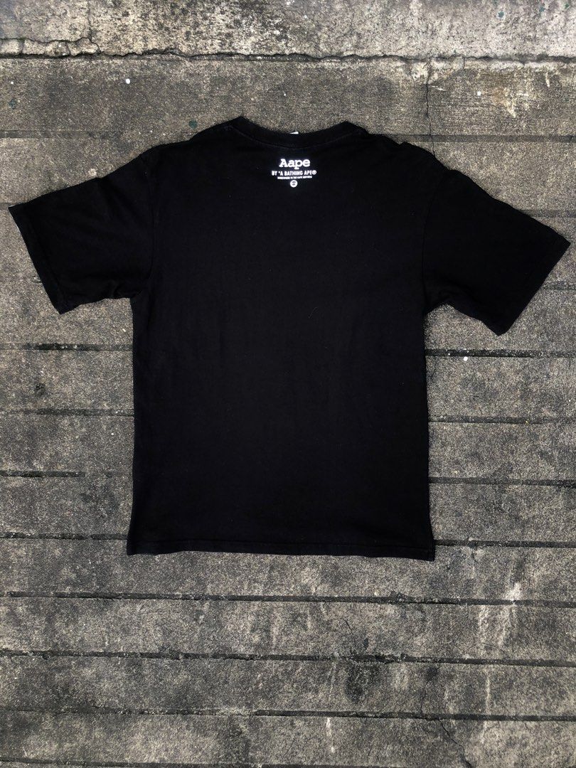 AAPE BOX LOGO (Category: Activewear) located in Mabalacat. Submitted by makithrift30 (Listing ID 1462980381, Image 2). Description: DIMES: 21x27.5 CONDITION: 9.5/10 COLOR RATE: 9.5/10 ISSUE: NONE.