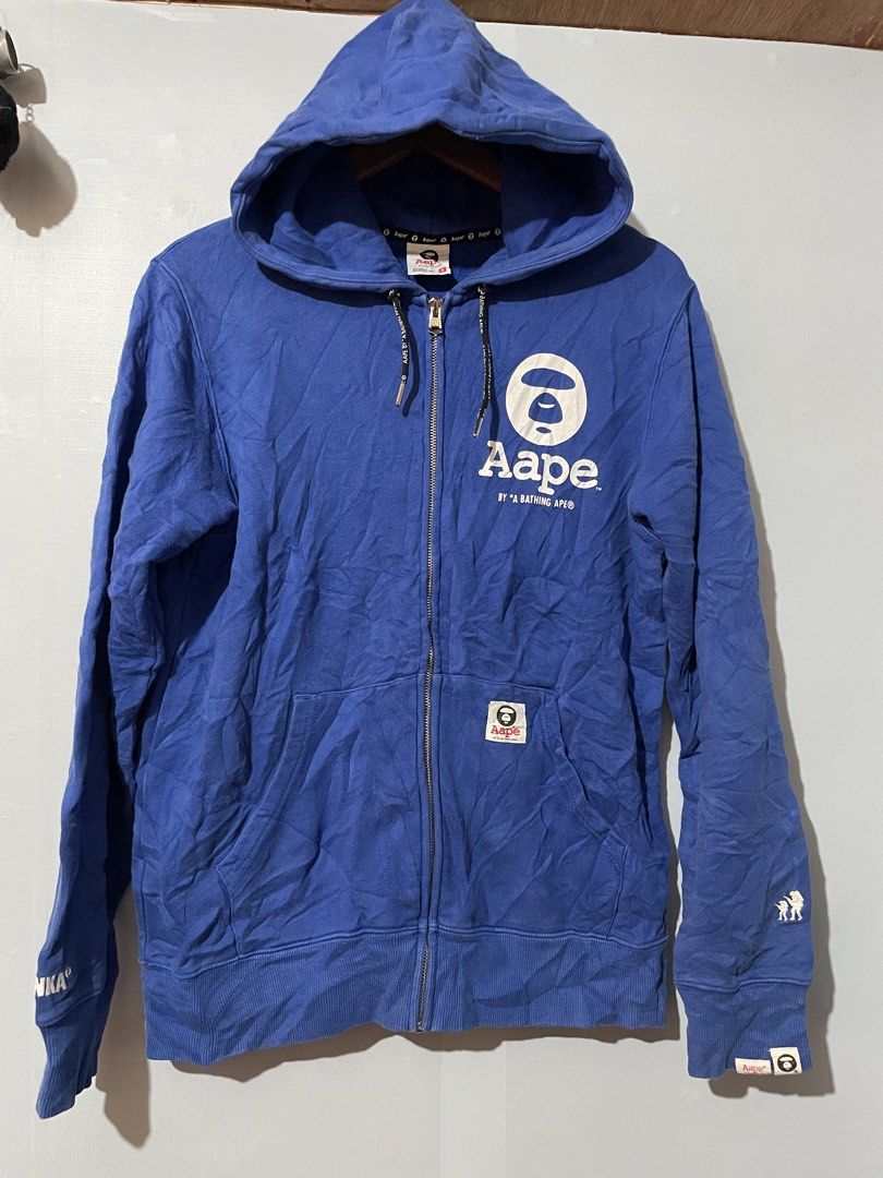 Aape hoodie jacket (Category: Coats, Jackets and Outerwear) located in Molave. Submitted by sixthrift (Listing ID 1462994867, Image 1). Description: Aape hoodie jacket As new Size medium on tag No issue .