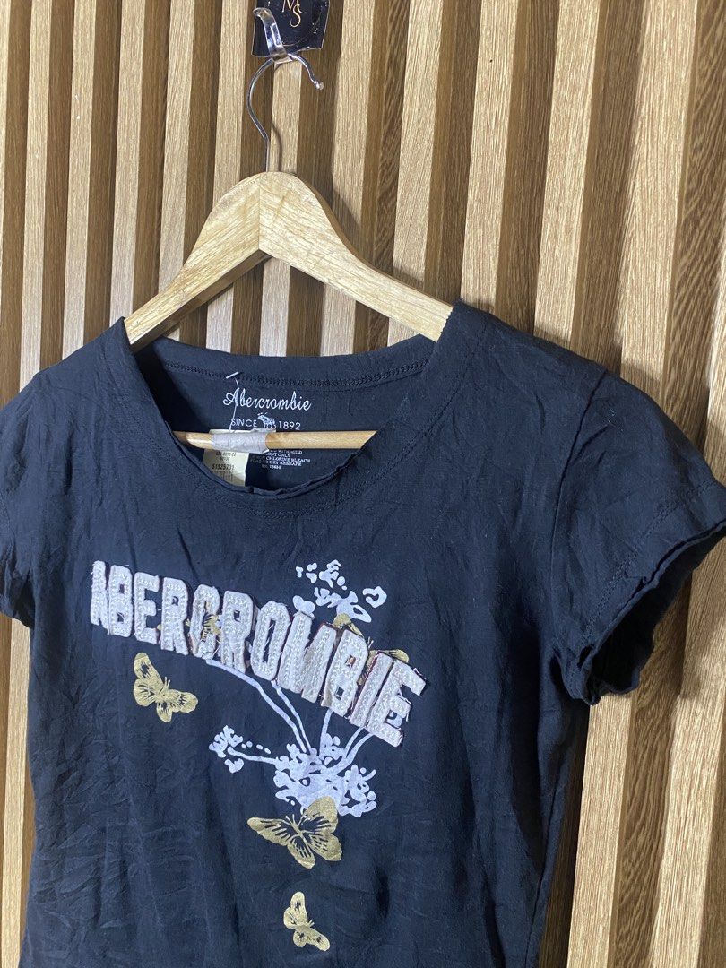 Abercombie (Category: Sleeveless) located in Davao. Submitted by msthrifted (Listing ID 1462901368, Image 3). Description: Size S-M.