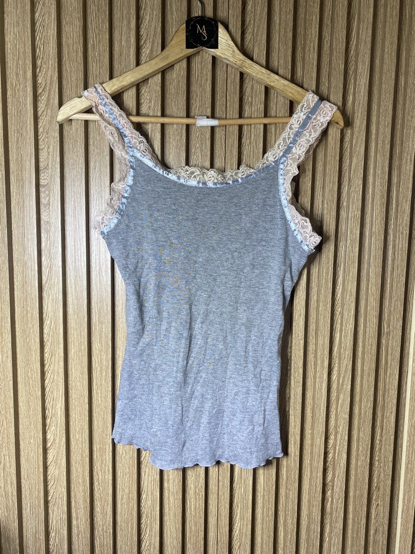 Abercombie Cami Tops (Category: Sleeveless) located in Davao. Submitted by msthrifted (Listing ID 1462899516, Image 2). Description: Size M No flaws.