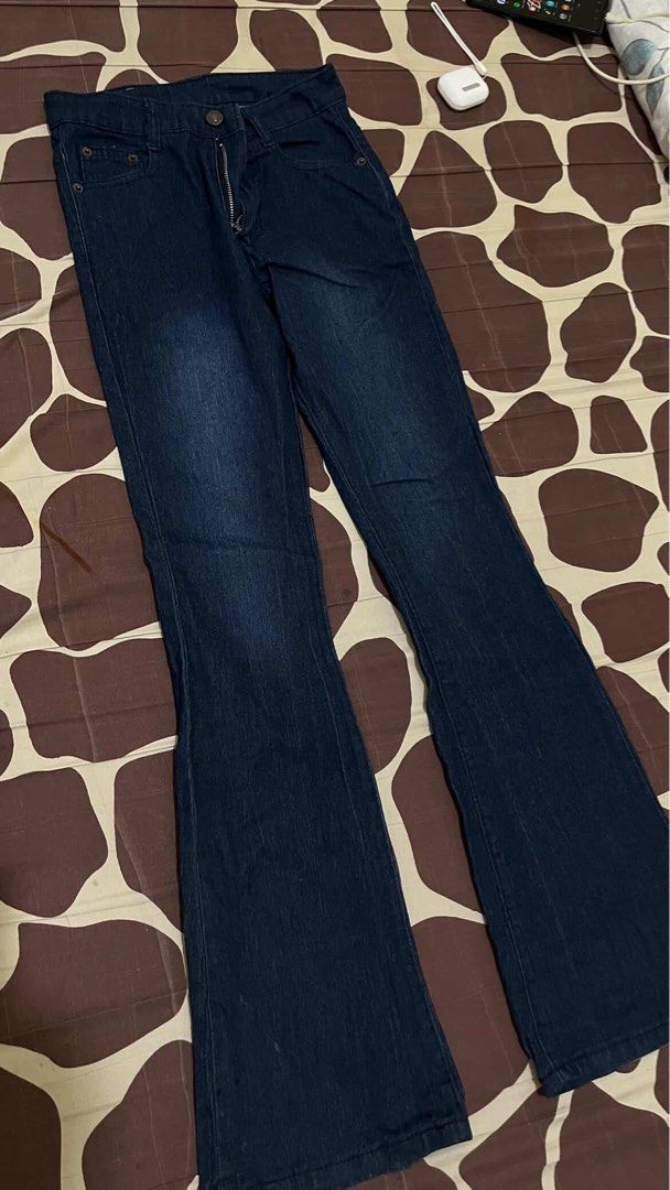 Acid Washed Flare Pants (Category: Jeans) located in Alaminos. Submitted by ziaxieee (Listing ID 1463001539, Image 1). Description: - in good condition - no flaws - stretchy fit - size: 25-28 .