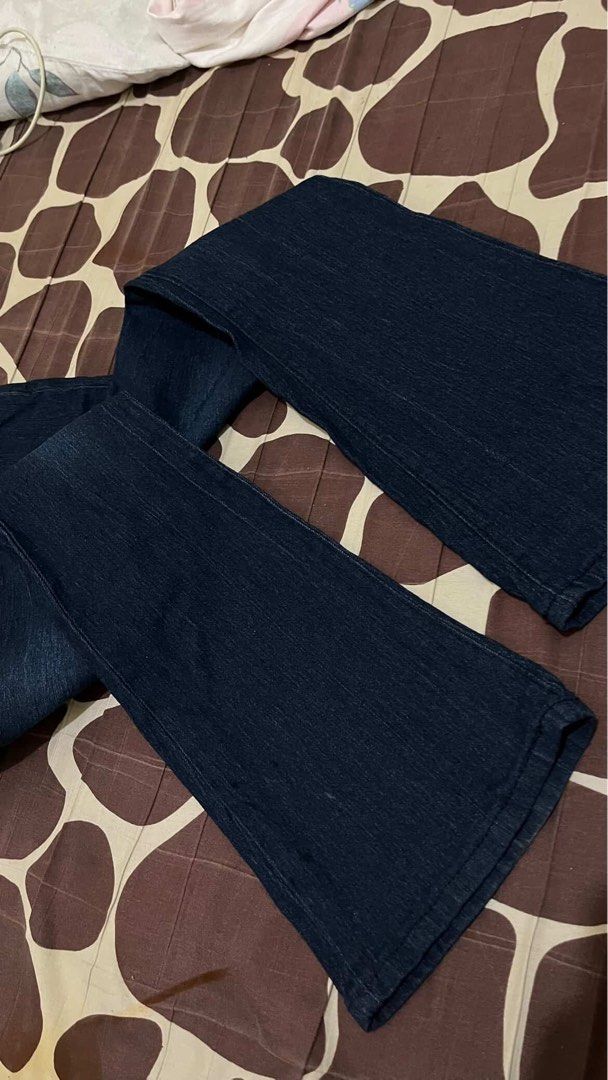 Acid Washed Flare Pants (Category: Jeans) located in Alaminos. Submitted by ziaxieee (Listing ID 1463001539, Image 3). Description: - in good condition - no flaws - stretchy fit - size: 25-28 .