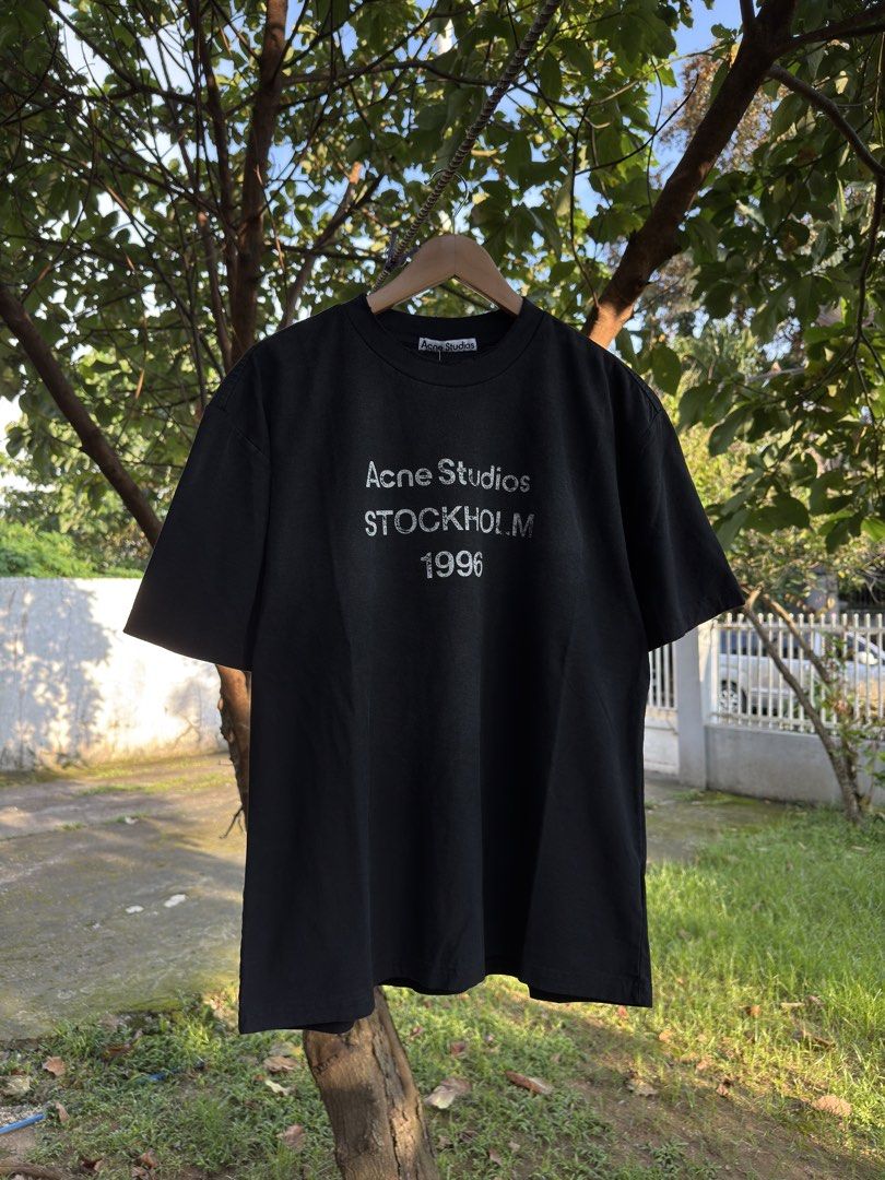 Acne Studios Sprayed 1996 Logo Tee Black (Category: Tshirts & Polo Shirts ) located in Quezon City. Submitted by 1118finds (Listing ID 1462990082, Image 1). Description: Acne Studios Sprayed 1996 Logo Tee Black Size XS On Tag (US Sizing) Width: 22” inches Length: 27” - 27.5” inches Sleeves: 9” inches 🇯🇵 Japan Sourced Thrift 💯 With Ziplock & Hangtag Included. 📍 Location: Holy Spirit, Quezon City 📦 Shipping: Lalamove / J&T 💵 Payment: GCash / 